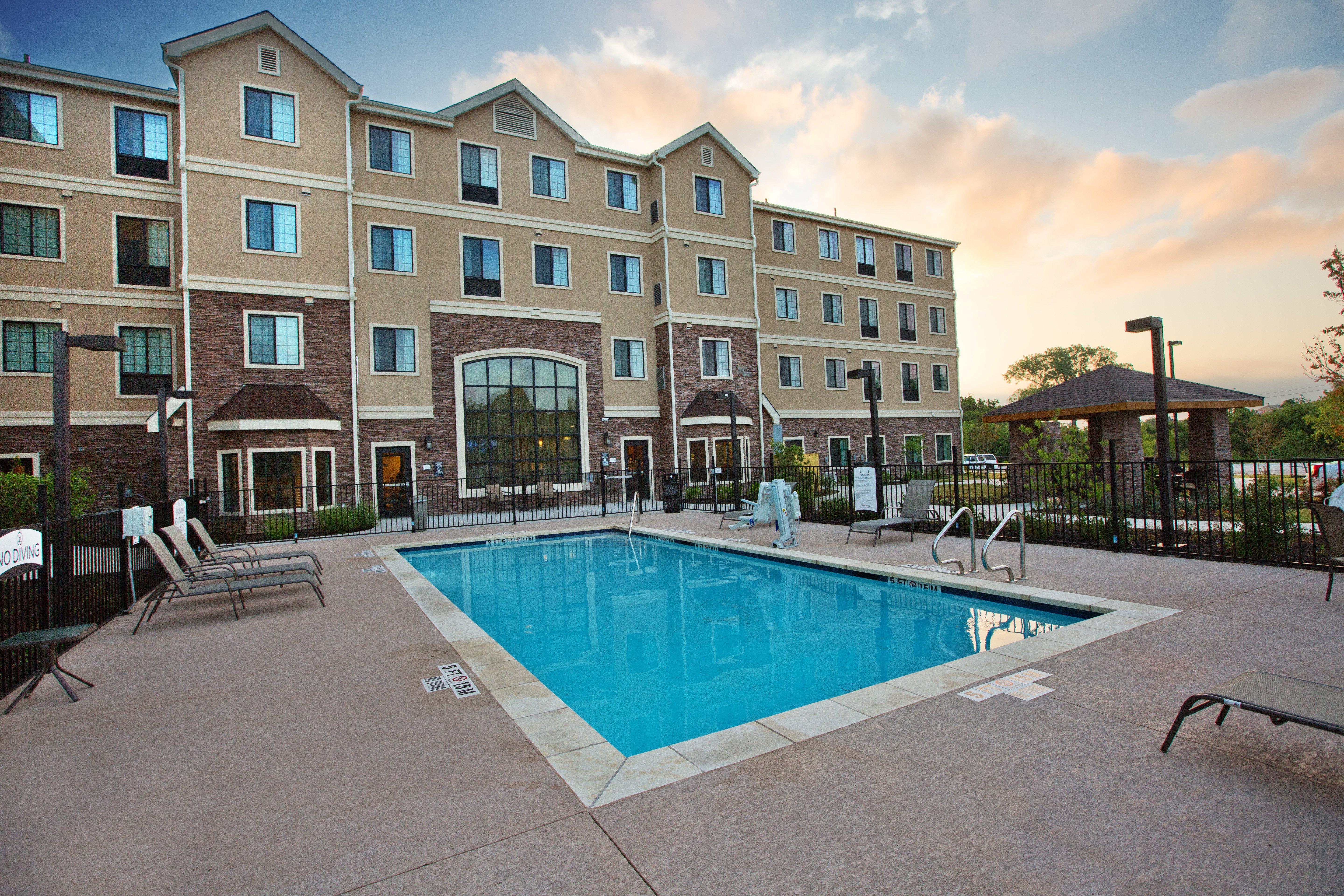 Staybridge Suites Austin South Interstate Hwy 35 By Ihg Exterior photo