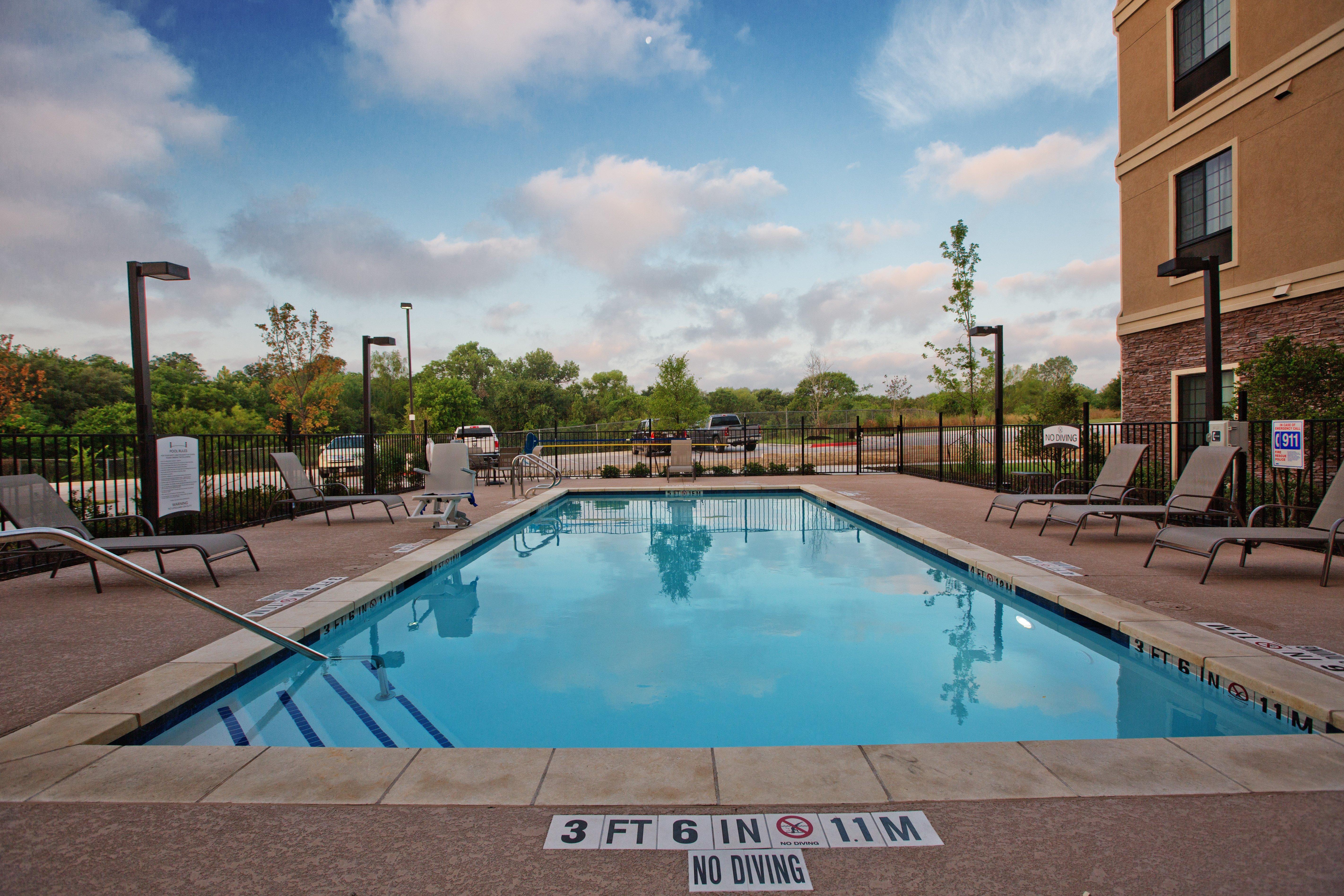 Staybridge Suites Austin South Interstate Hwy 35 By Ihg Exterior photo