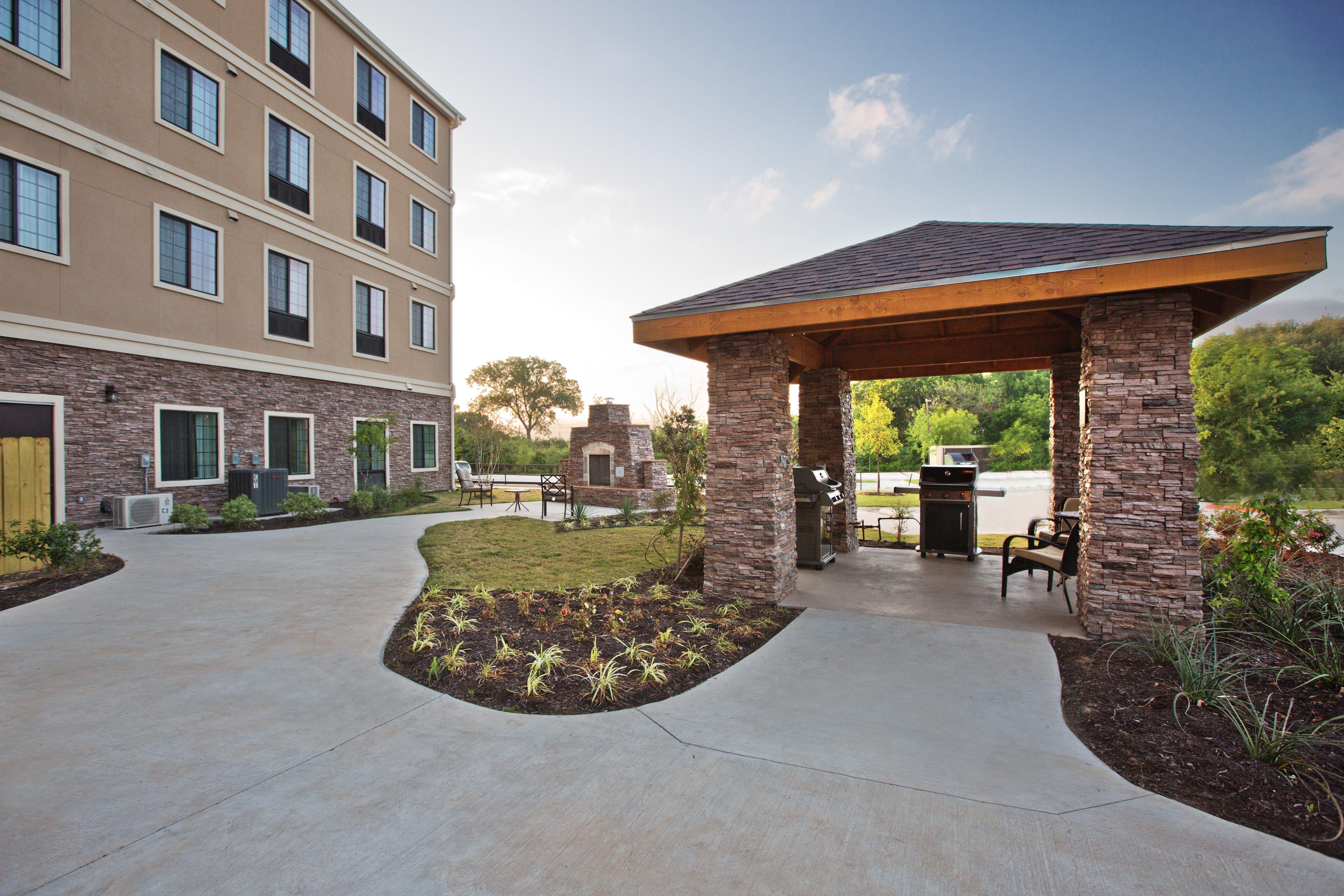 Staybridge Suites Austin South Interstate Hwy 35 By Ihg Exterior photo